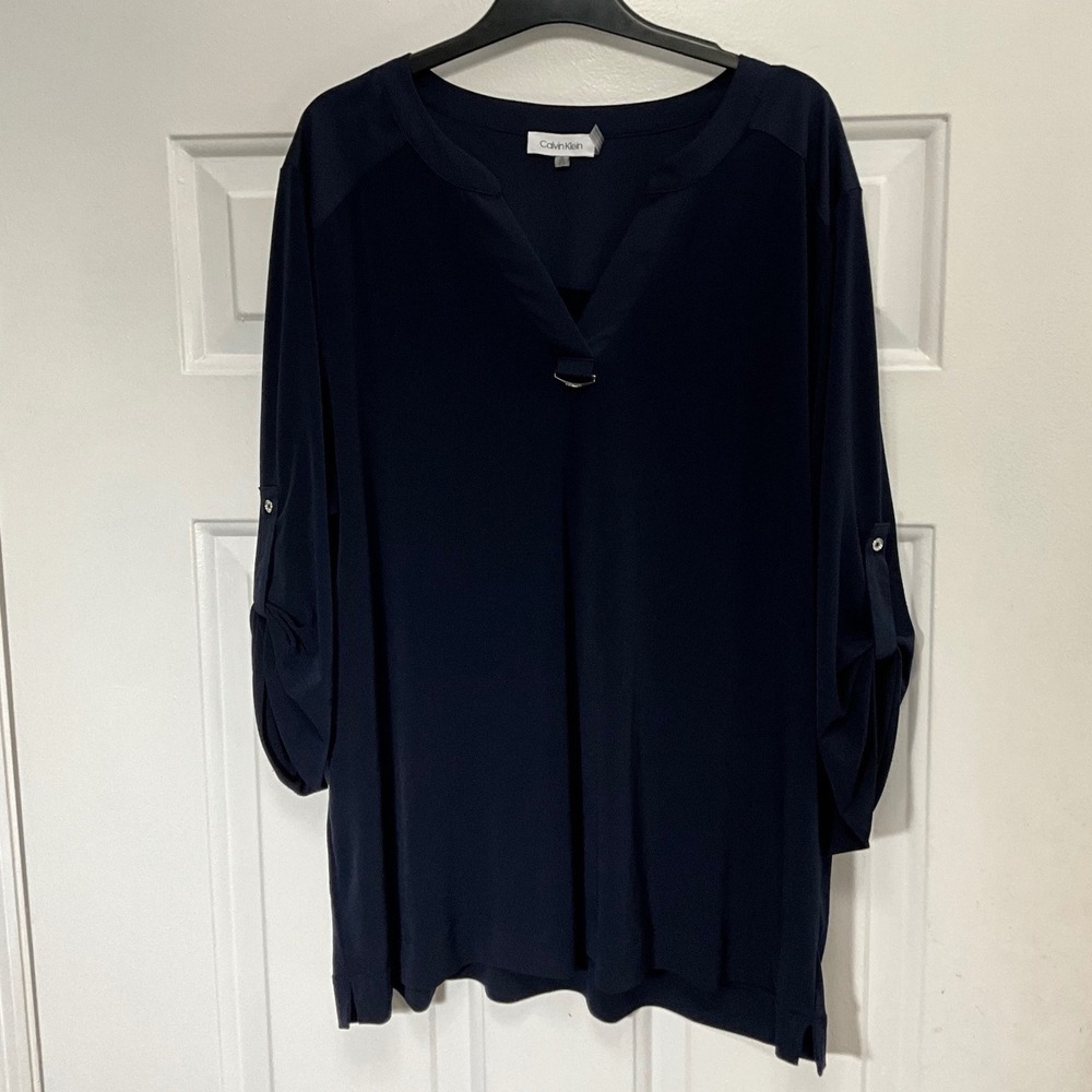 Calvin Klein Navy Blue V-Neck Roll Tab Sleeve Blouse Silver Ring Detail Size 1X